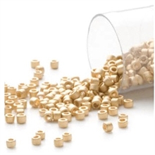 Seed beads, Delica 11/0 24 kt mat guld 4 gram. DB0331V